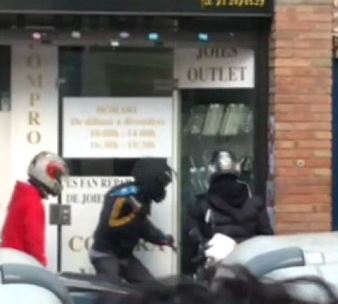 Armed Robbers Flee on Motorcycles