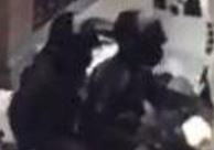 Video: Robbers on Mopeds Steal Jewelry