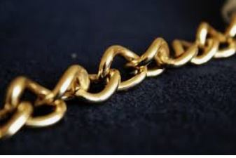 2 Subjects use small child to commit distraction theft