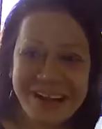 Video: Sneak thief uses sleight-of-hand to steal jewelry