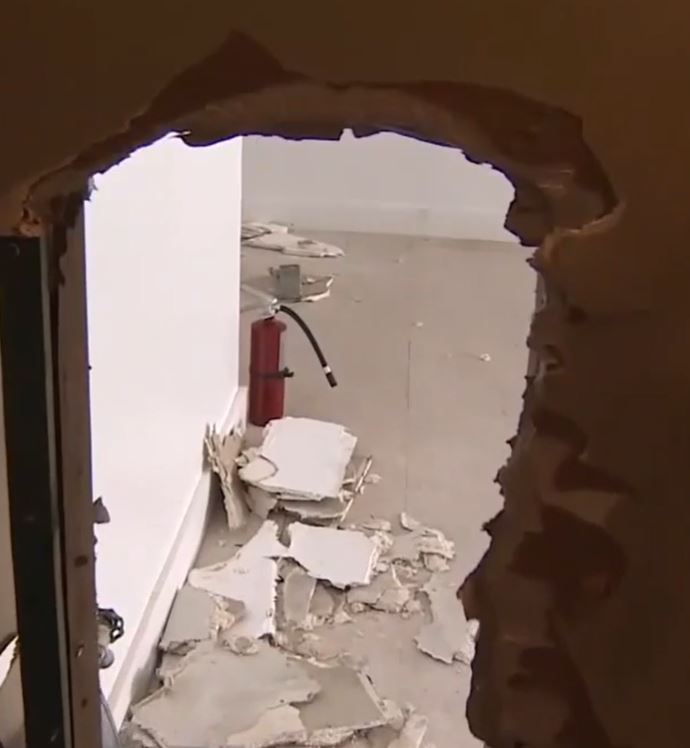 Image of wall that subjects cut.